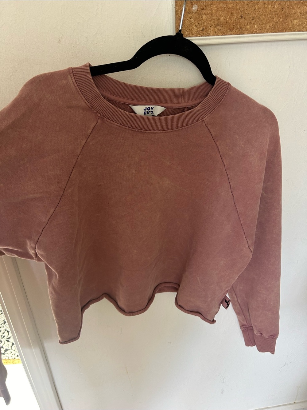 Joy Lab mauve sporty Rose Cropped Crewneck Sweatshirt - Women's - Picture 7 of 7